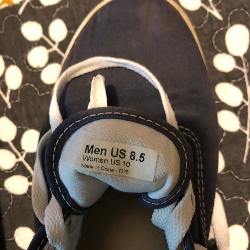 Vans - Picture 3 of 3